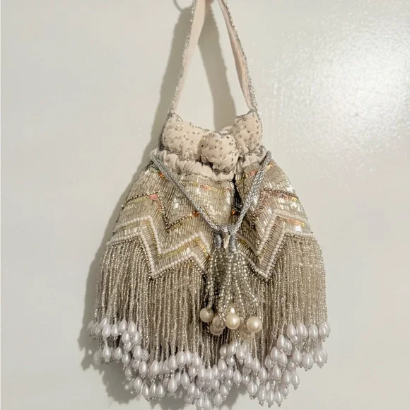 Indian Elegant velvet pearl and nalki Bead work Evening potli Bag - Picture 9 of 12